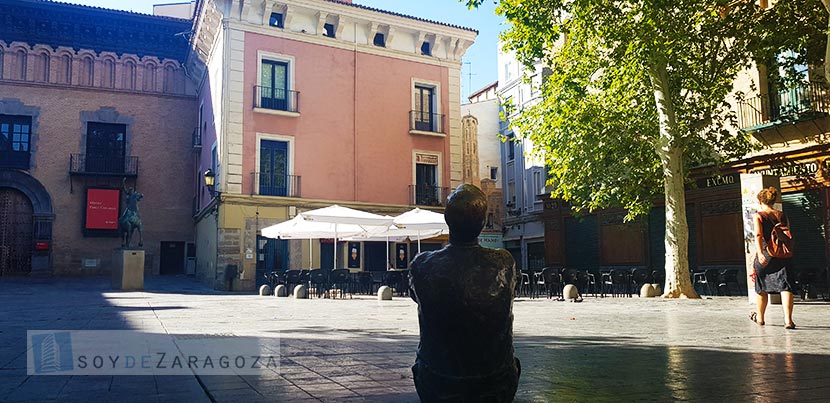 monumento homenaje a la torre nueva de zaragoza