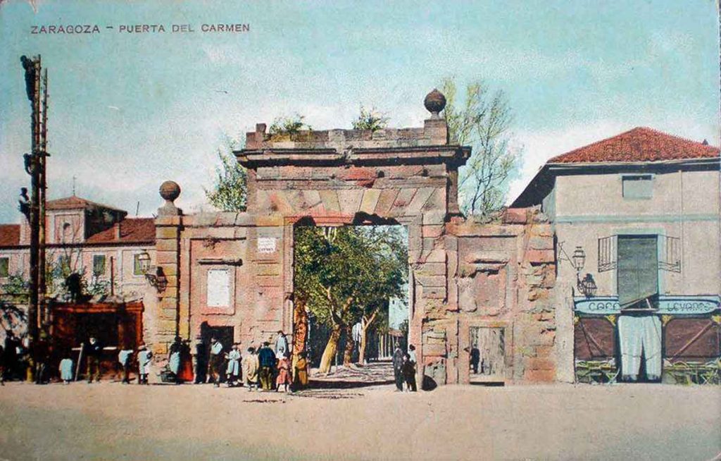 foto antigua de la puerta del carmen zaragoza