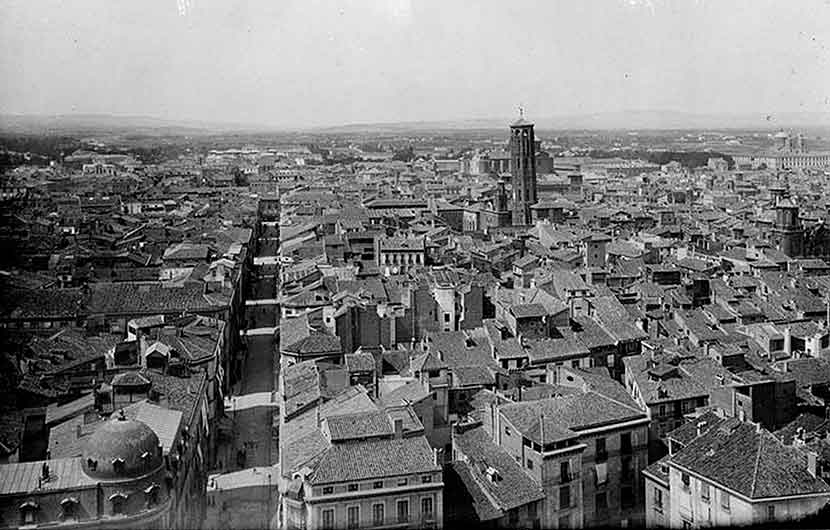 torre nueva de zaragoza vista de zaragoza