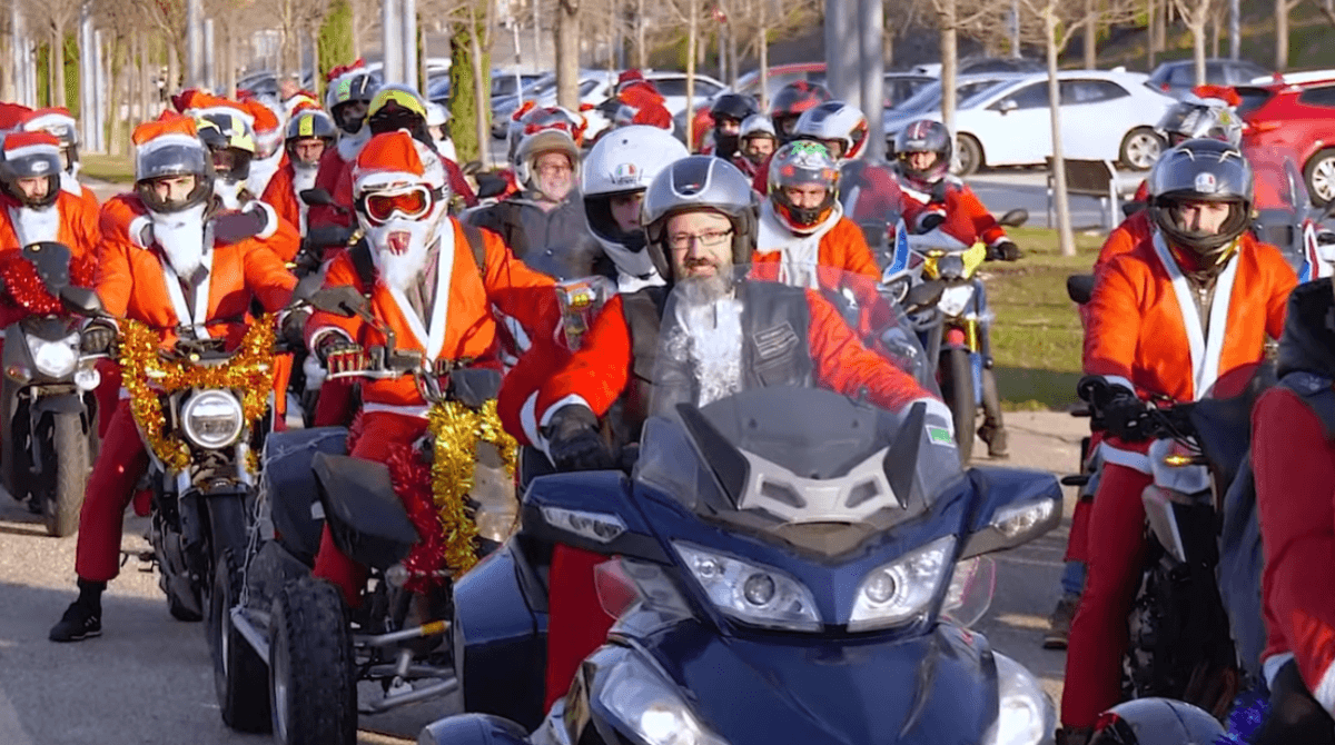 Papá Noel en moto en Zaragoza