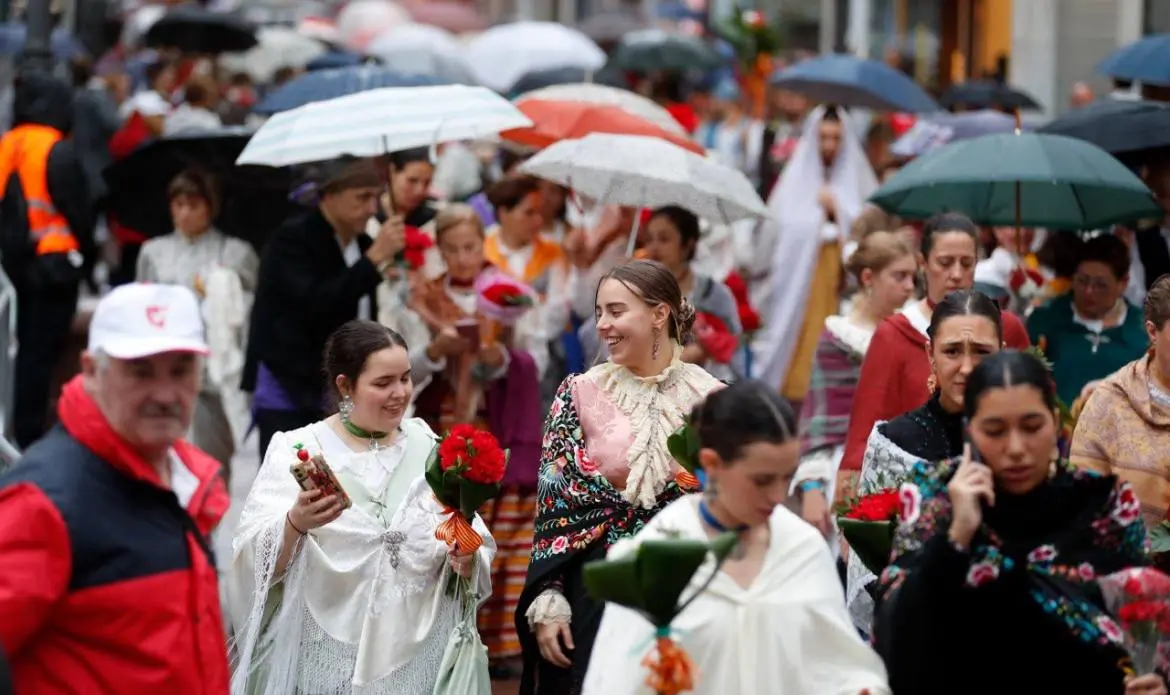 Participar en la Ofrenda de Flores por libre 