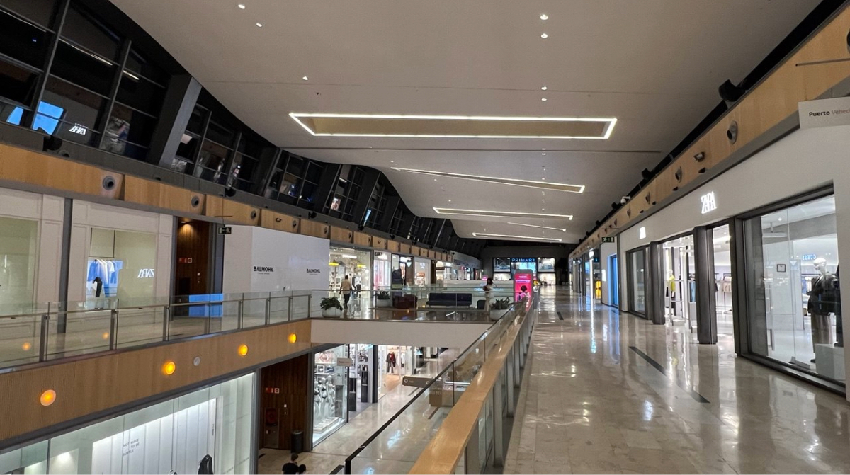 Aperturas en el centro comercial de Puerto Venecia