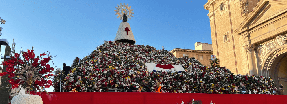 Ofrenda de Flores a la Virgen del Pilar