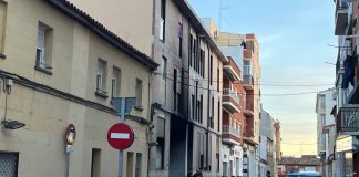 Revuelo en Oliver: un incendio en un edificio podría estar relacionado con un destierro gitano
